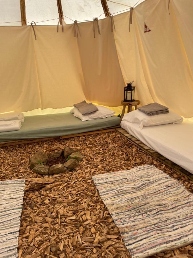 Terra-Tipike, Tipi A La Ferme Entre Terre Et Mer Trébry 외부 사진