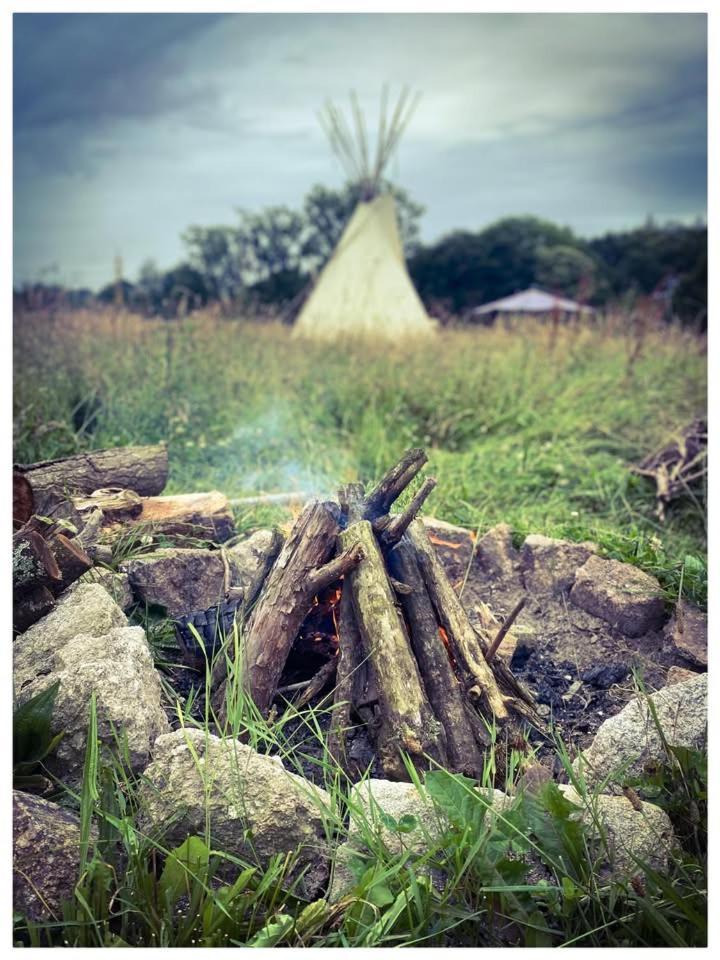 Terra-Tipike, Tipi A La Ferme Entre Terre Et Mer Trébry 외부 사진